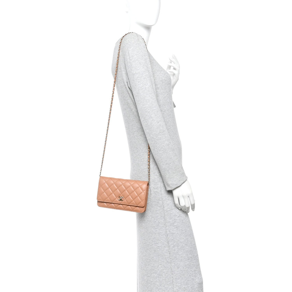 Caviar Quilted CC Turnlock Wallet On Chain WOC Brown wholesalehk.shop