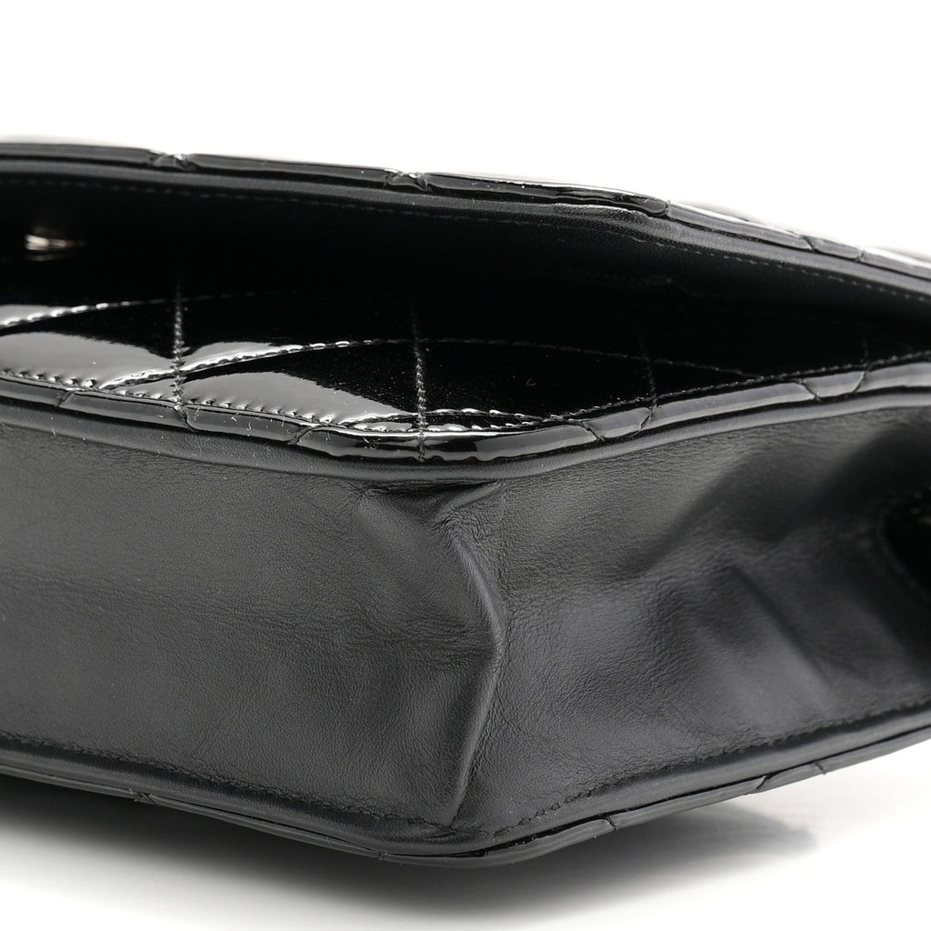 Patent Quilted Wallet On Chain WOC Black wholesalehk.shop