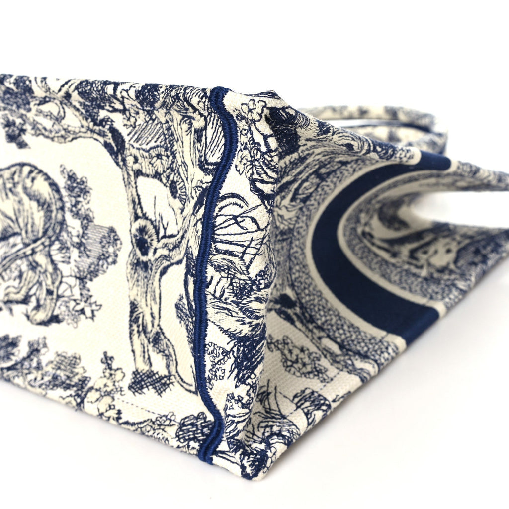 Canvas Embroidered Medium Dioriviera Toile De Jouy Book Tote Blue £¨ Direct shipment via from wholesalehk.shop