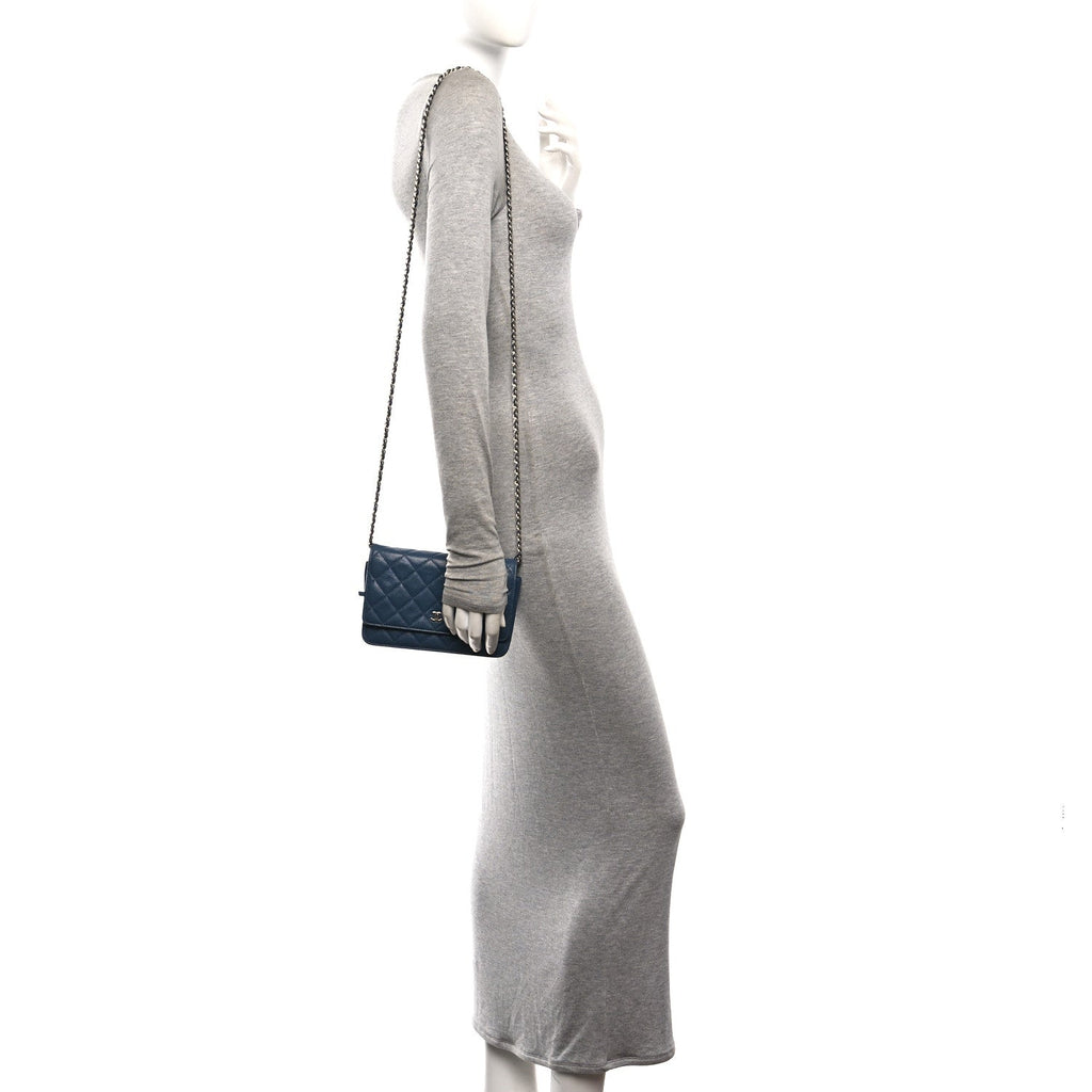 Caviar Quilted Wallet on Chain WOC Blue wholesalehk.shop
