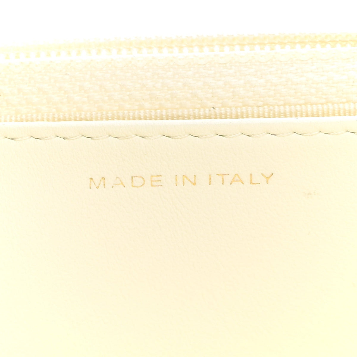 Caviar Quilted Wallet on Chain WOC White wholesalehk.shop