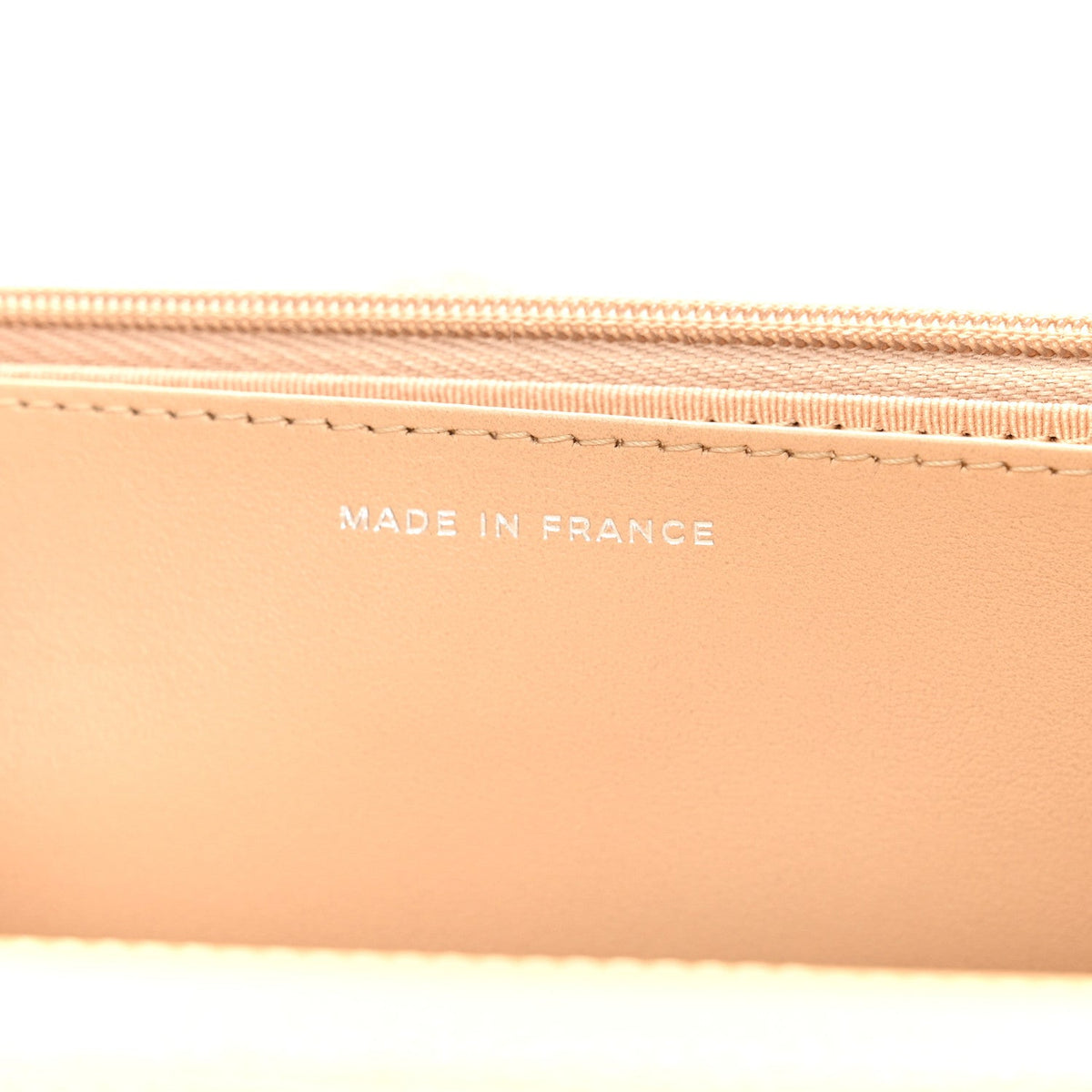 Caviar Quilted Wallet on Chain WOC Beige wholesalehk.shop