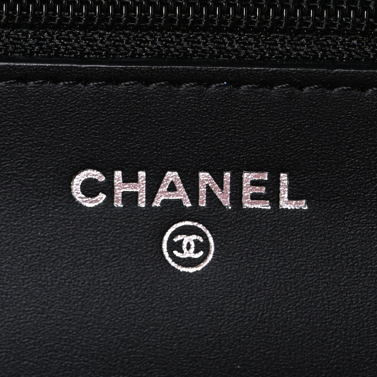 Patent Quilted Wallet On Chain WOC Black wholesalehk.shop