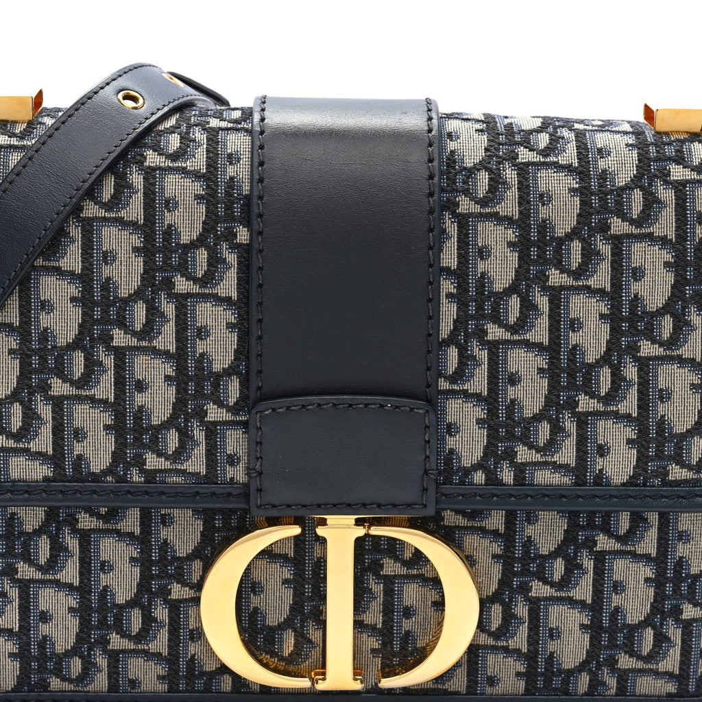 Oblique 30 Montaigne Flap Bag Blue wholesalehk.shop
