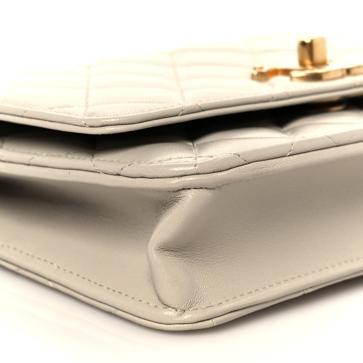 Lambskin Quilted CC Wallet on Chain WOC Light Beige wholesalehk.shop