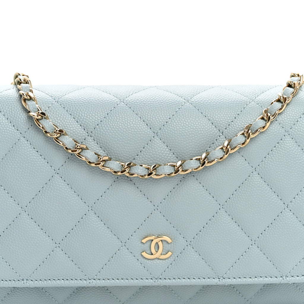 Caviar Quilted Wallet on Chain WOC Light Blue wholesalehk.shop