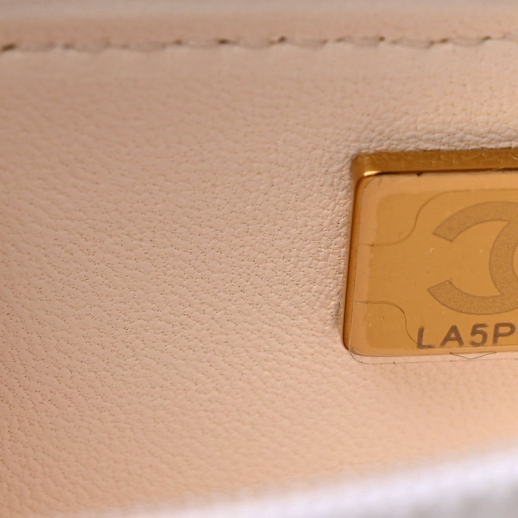 Lambskin Quilted Book Wallet On Chain WOC Black wholesalehk.shop