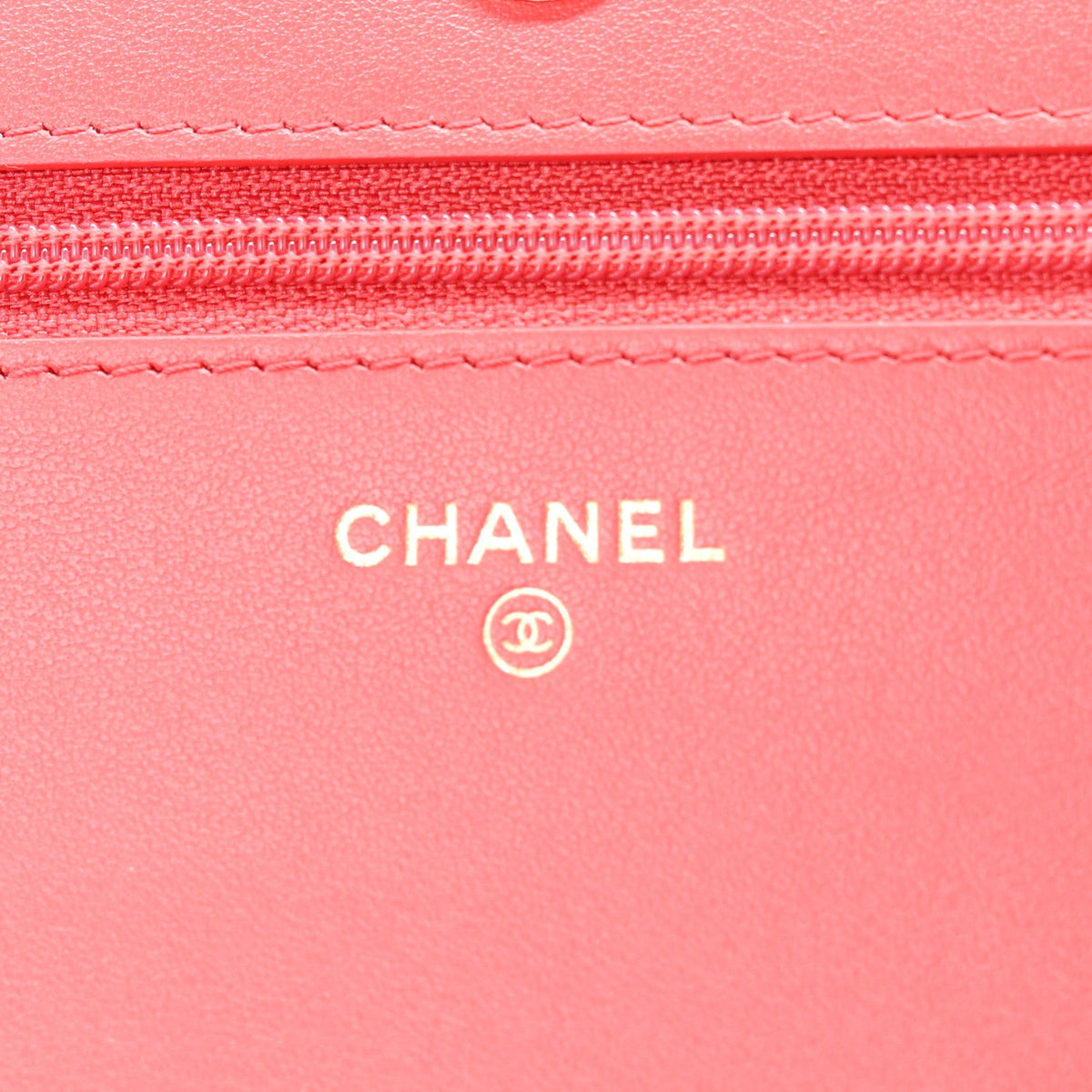Caviar Quilted Boy Wallet On Chain WOC Red wholesalehk.shop