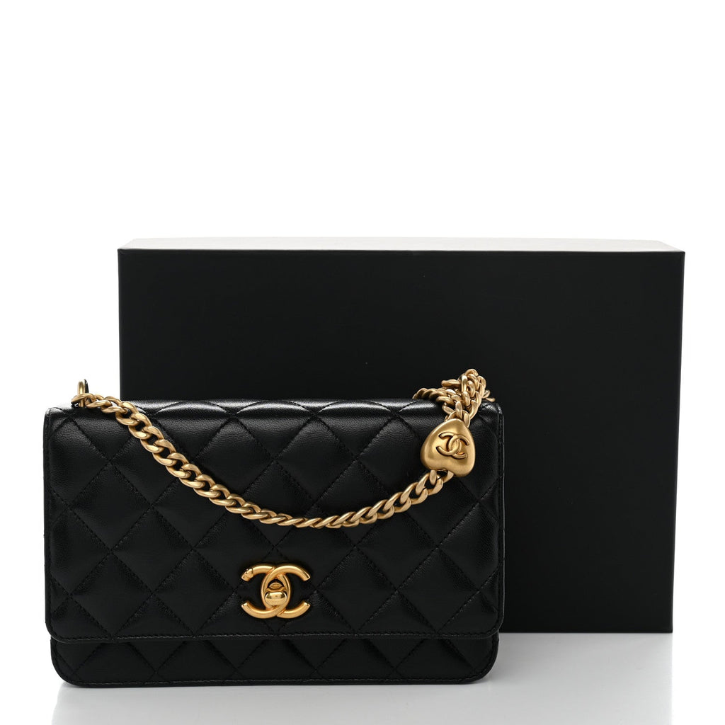 Lambskin Quilted Sweetheart Wallet On Chain WOC Black wholesalehk.shop