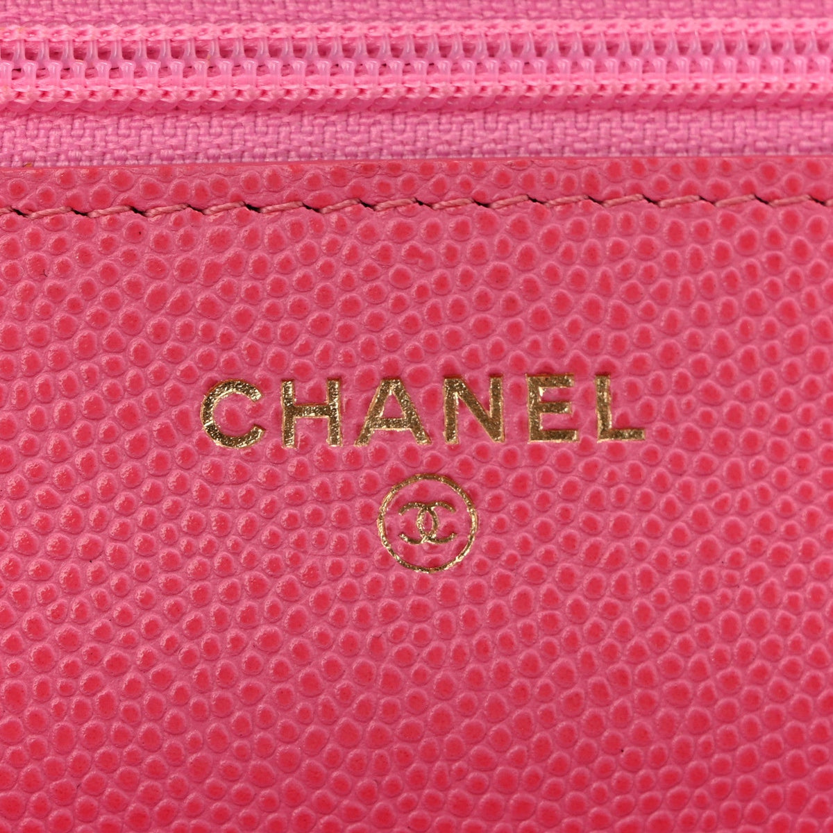 Caviar Quilted Wallet on Chain WOC Pink wholesalehk.shop