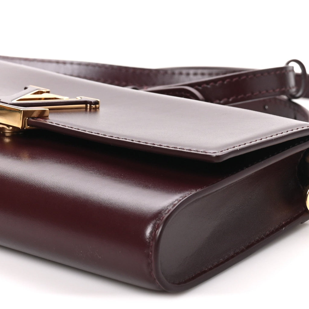 Calfskin LV Wallet On Chain Capucines Garnet £¨ Direct shipment via from wholesalehk.shop