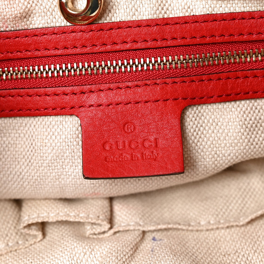 Pebbled Calfskin Medium Soho Chain Shoulder Bag Tabasco Red wholesalehk.shop