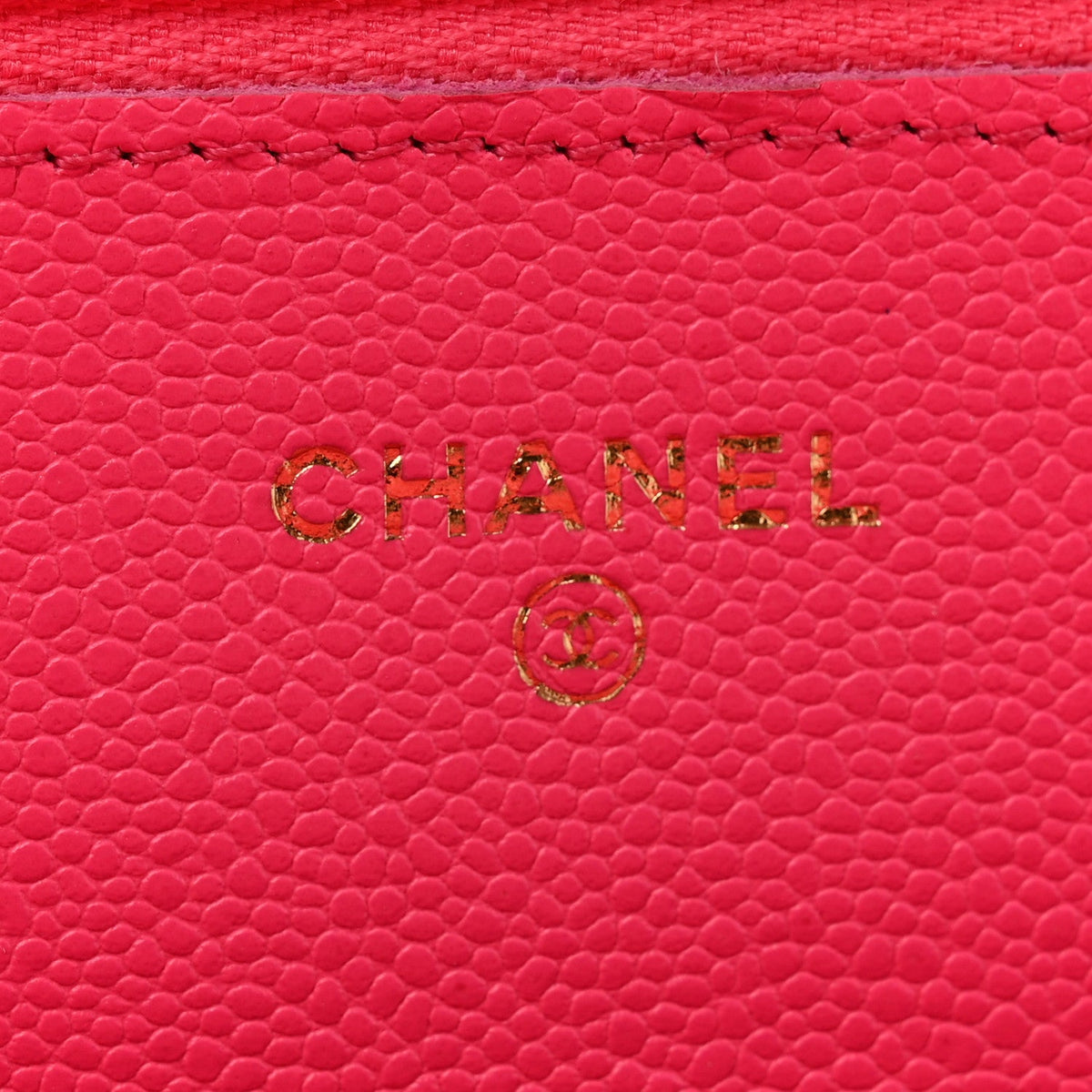 Caviar Quilted Wallet on Chain WOC Fuchsia wholesalehk.shop