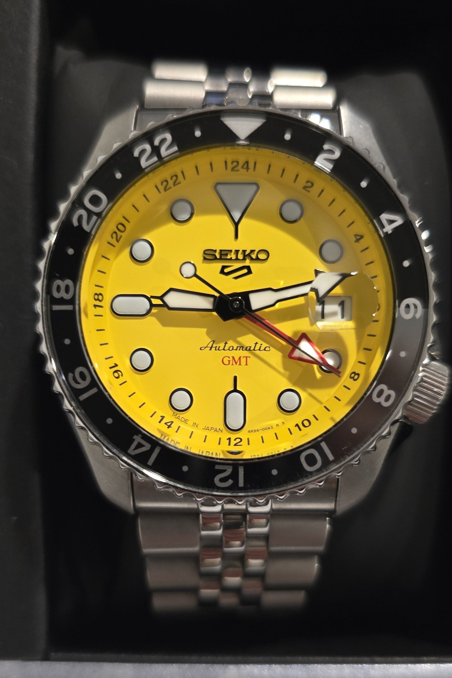 Seiko 5 Sport SKX GMT US Special Creation Automatic Yellow Dial Silver Steel Strap Watch for Men - SSK017K1 wholesalehk.shop