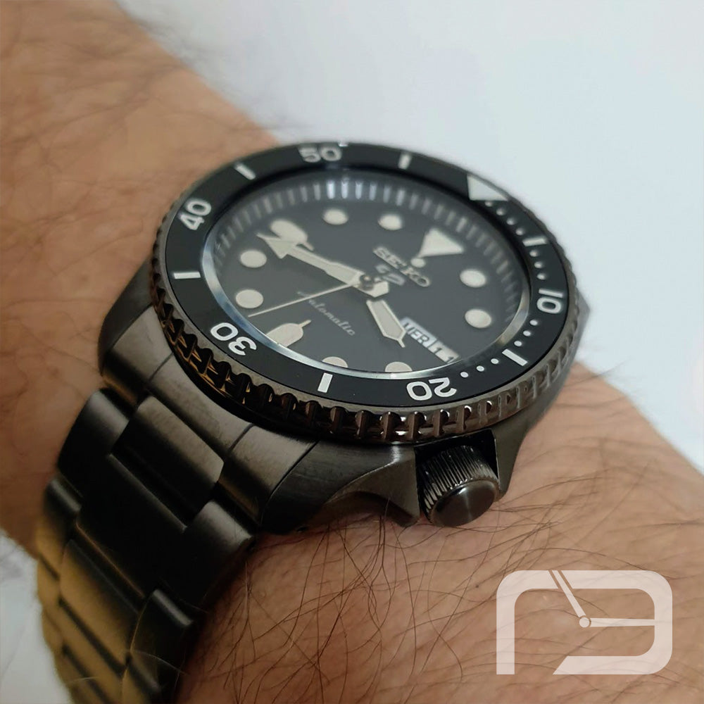 Seiko 5 Sports Automatic Black Dial Black Steel Strap Watch For Men - SRPD65K1 wholesalehk.shop