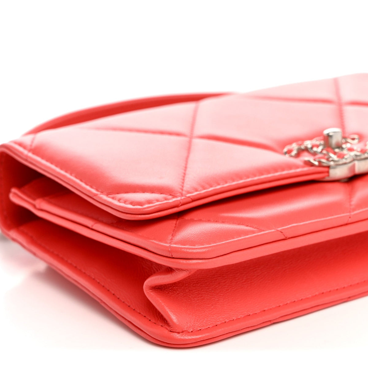 Lambskin Quilted Chanel 19 Wallet On Chain WOC Coral wholesalehk.shop