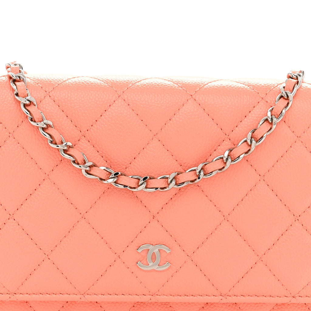 Caviar Quilted Wallet on Chain WOC Coral wholesalehk.shop