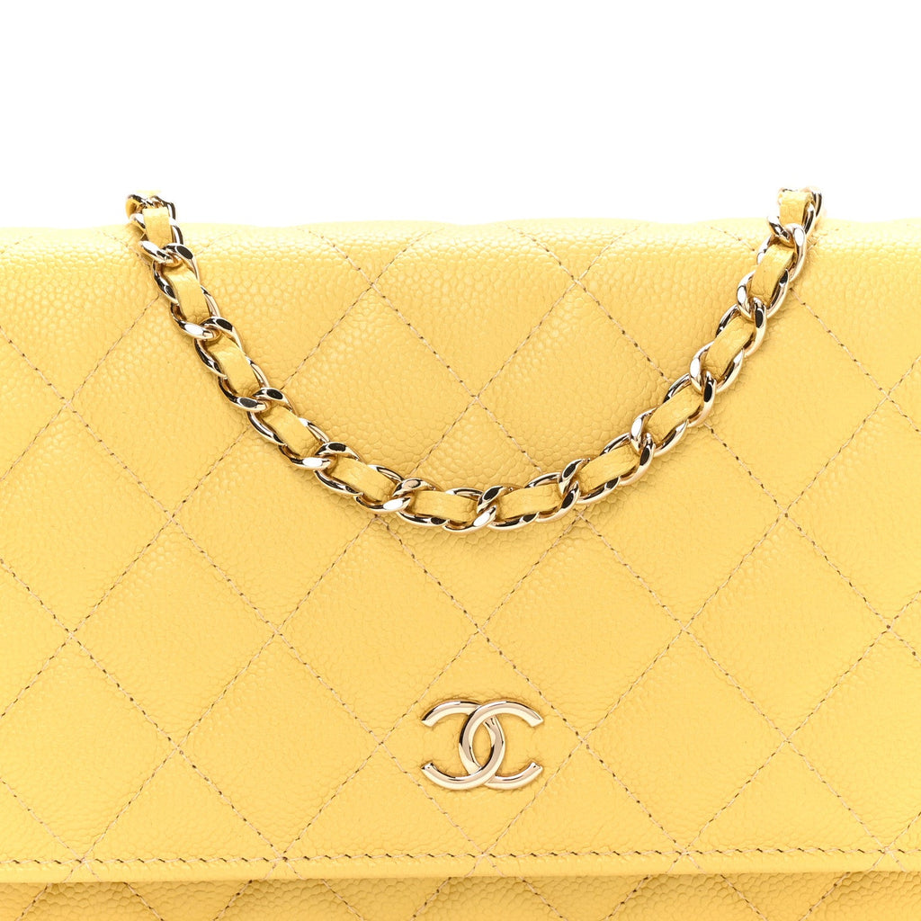 Caviar Quilted Tiny CC Wallet On Chain WOC Yellow wholesalehk.shop