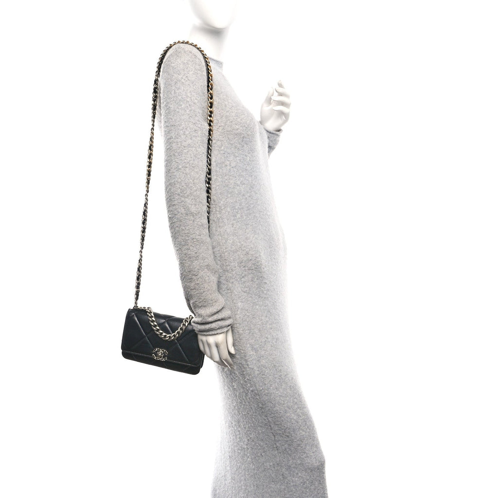 Lambskin Quilted Chanel 19 Wallet On Chain WOC Black wholesalehk.shop