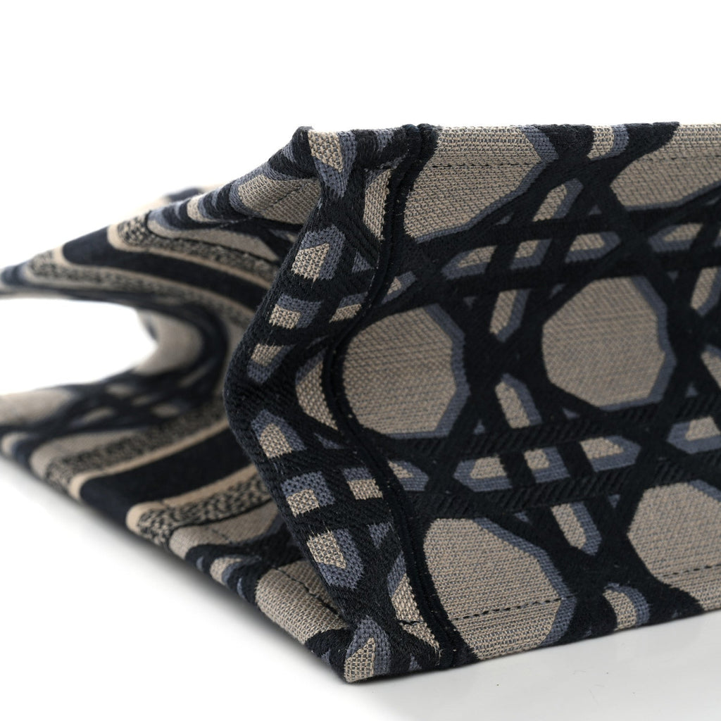 Canvas Macrocannage Embroidered Medium Book Tote Beige Blue £¨ Direct shipment via from wholesalehk.shop