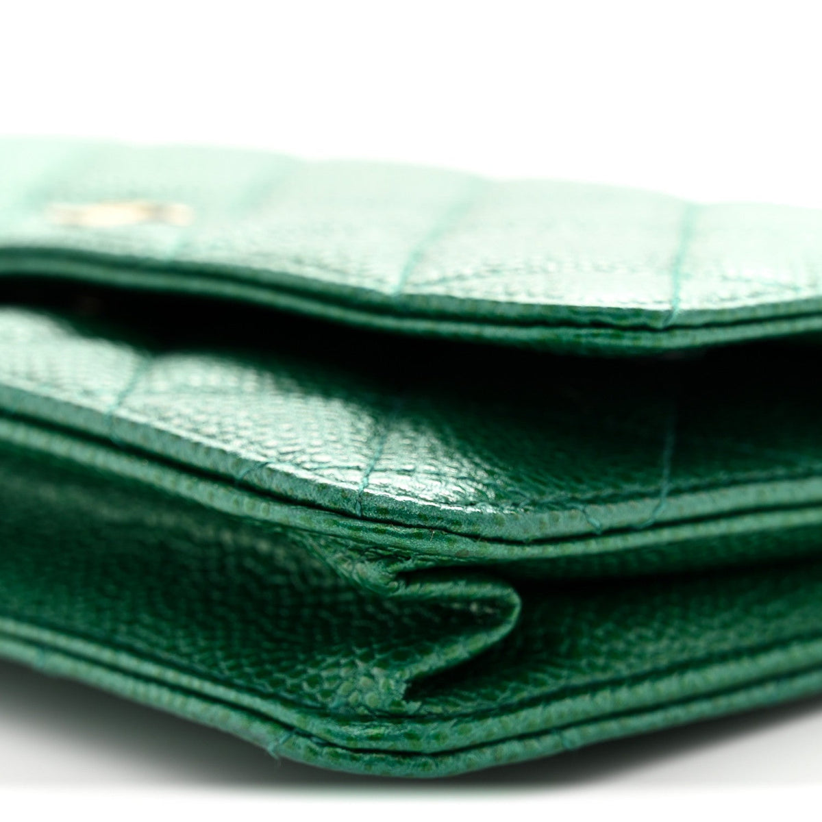 Metallic Caviar Quilted Wallet On Chain WOC Green wholesalehk.shop