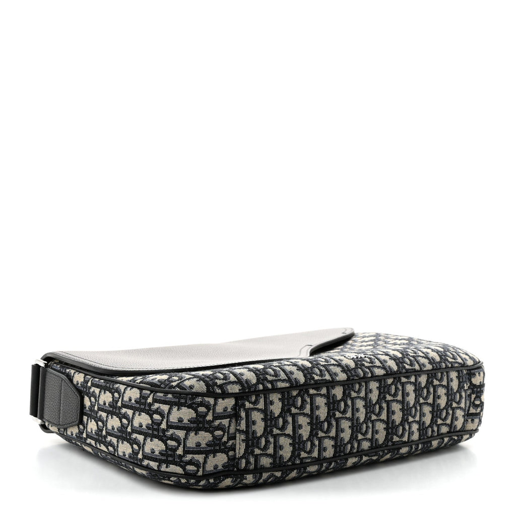 Grained Calfskin Oblique Large Saddle Messenger Black wholesalehk.shop
