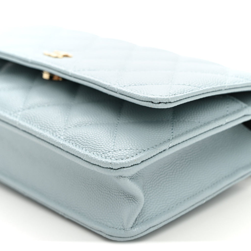 Caviar Quilted Wallet on Chain WOC Light Blue wholesalehk.shop
