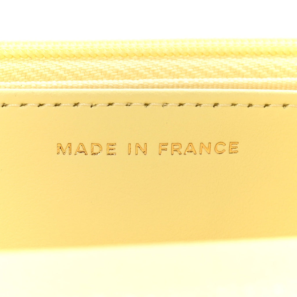 Caviar Quilted CC Turn Lock Wallet On Chain WOC Light Yellow wholesalehk.shop