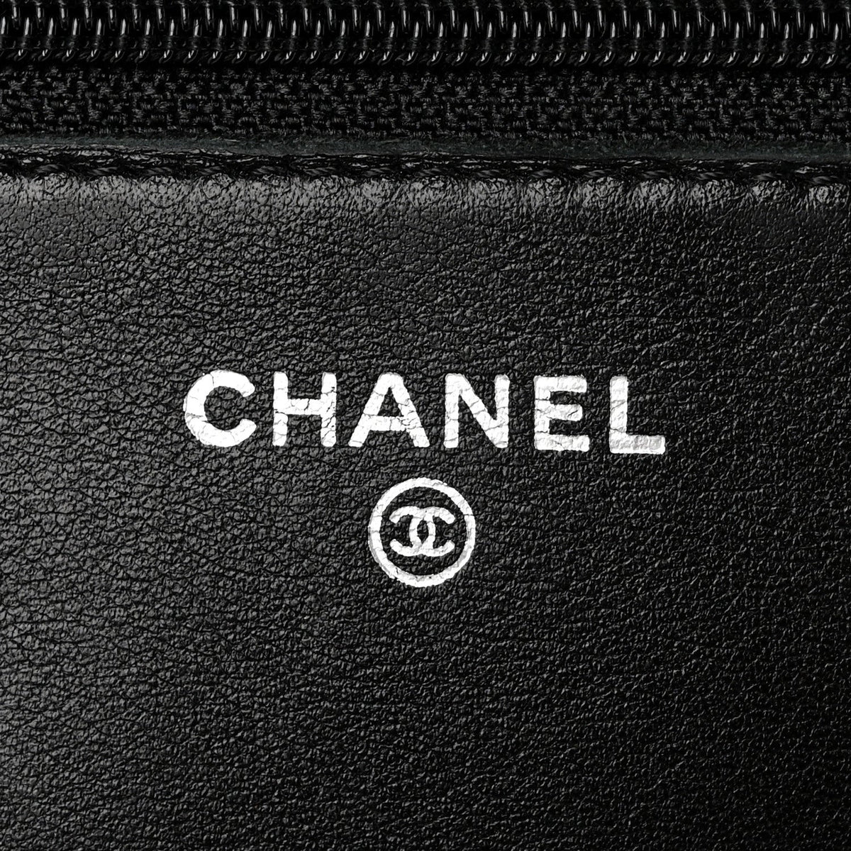 Patent Quilted Wallet On Chain WOC Black wholesalehk.shop