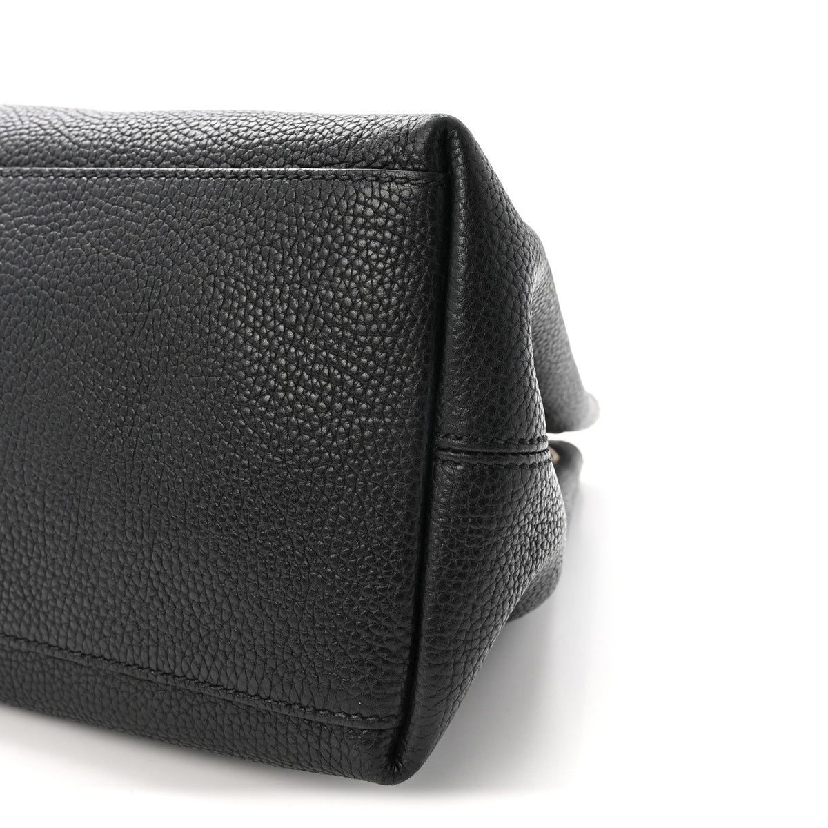 Pebbled Calfskin Medium Soho Chain Shoulder Bag Black wholesalehk.shop