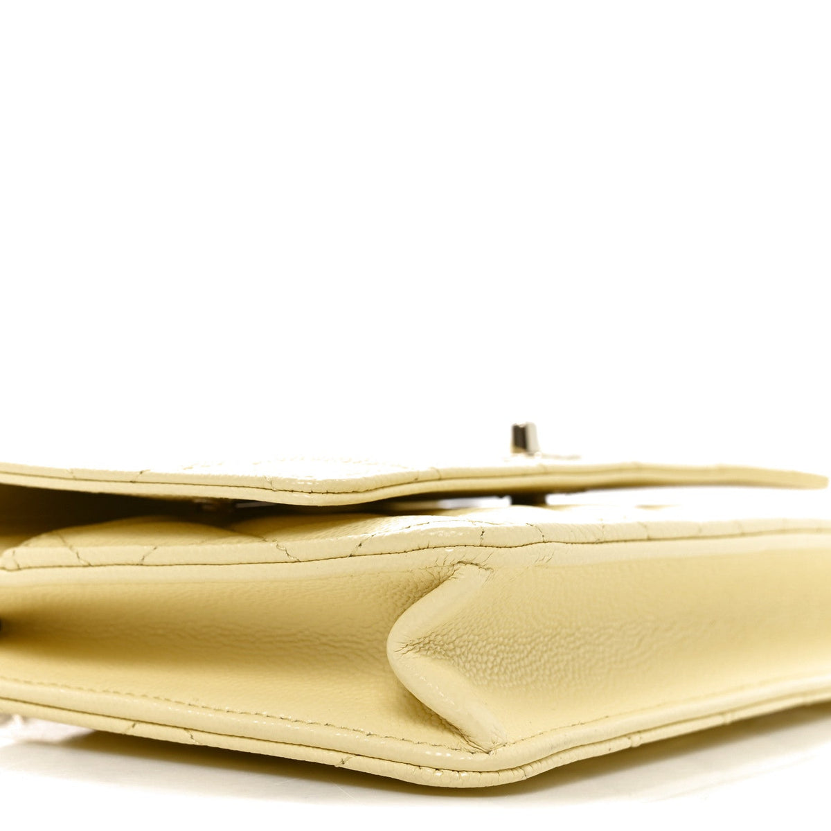 Caviar Quilted CC Turnlock Wallet On Chain WOC Light Yellow wholesalehk.shop