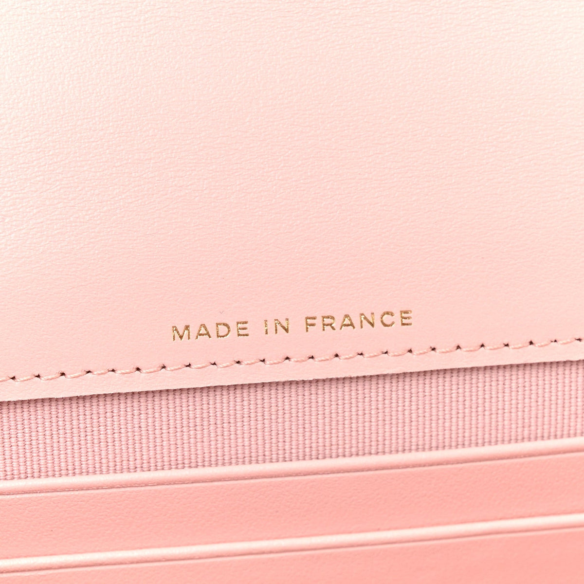 Shiny Caviar Quilted Flap Charm Wallet On Chain WOC Light Pink wholesalehk.shop