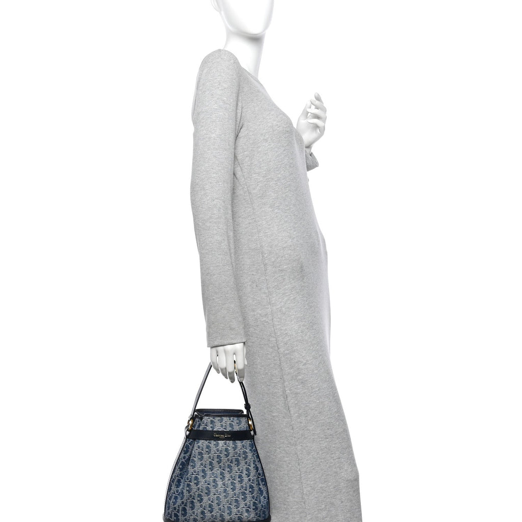 Denim Oblique Jacquard Medium C'est Chain Bucket Bag Denim Blue wholesalehk.shop