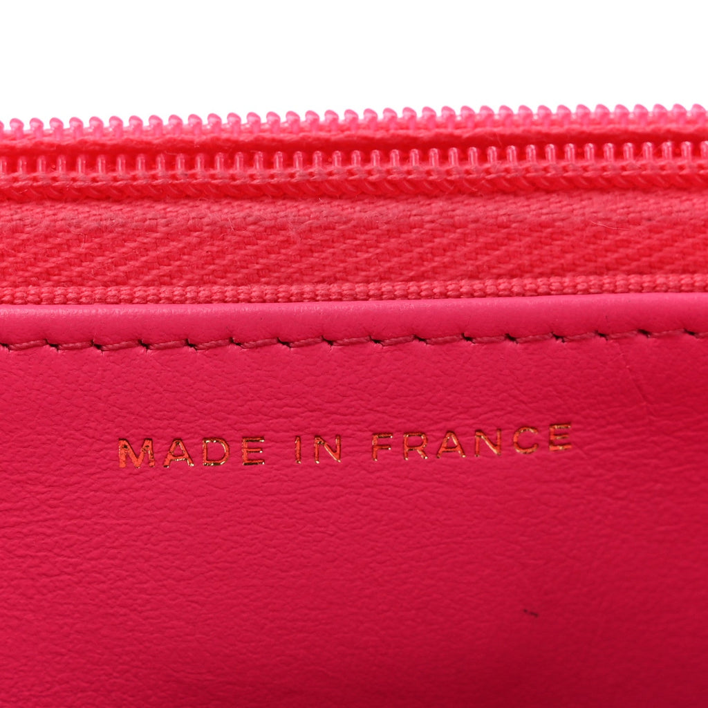 Caviar Quilted Wallet on Chain WOC Fuchsia wholesalehk.shop