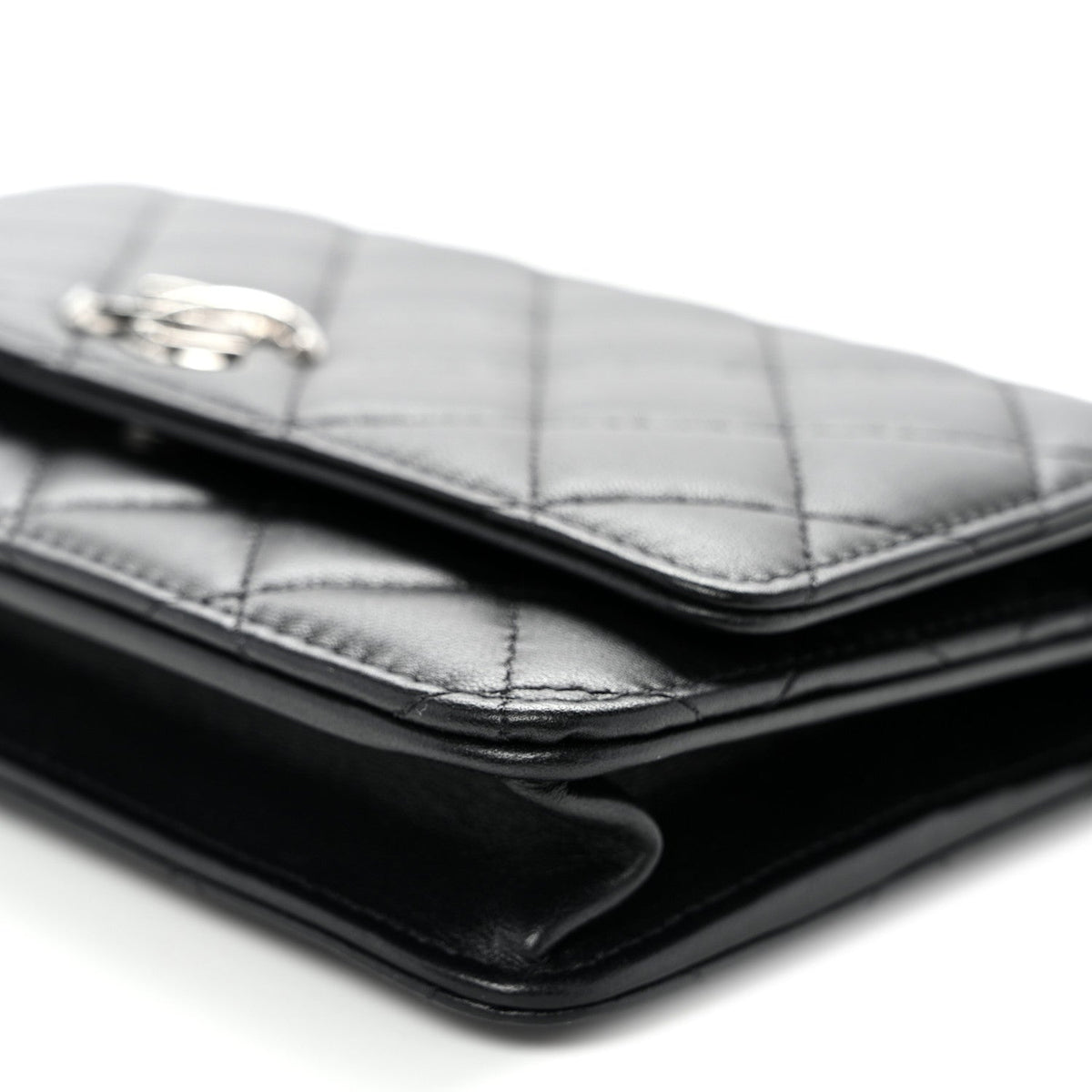 Lambskin Quilted Enamel CC Wallet on Chain WOC Black wholesalehk.shop
