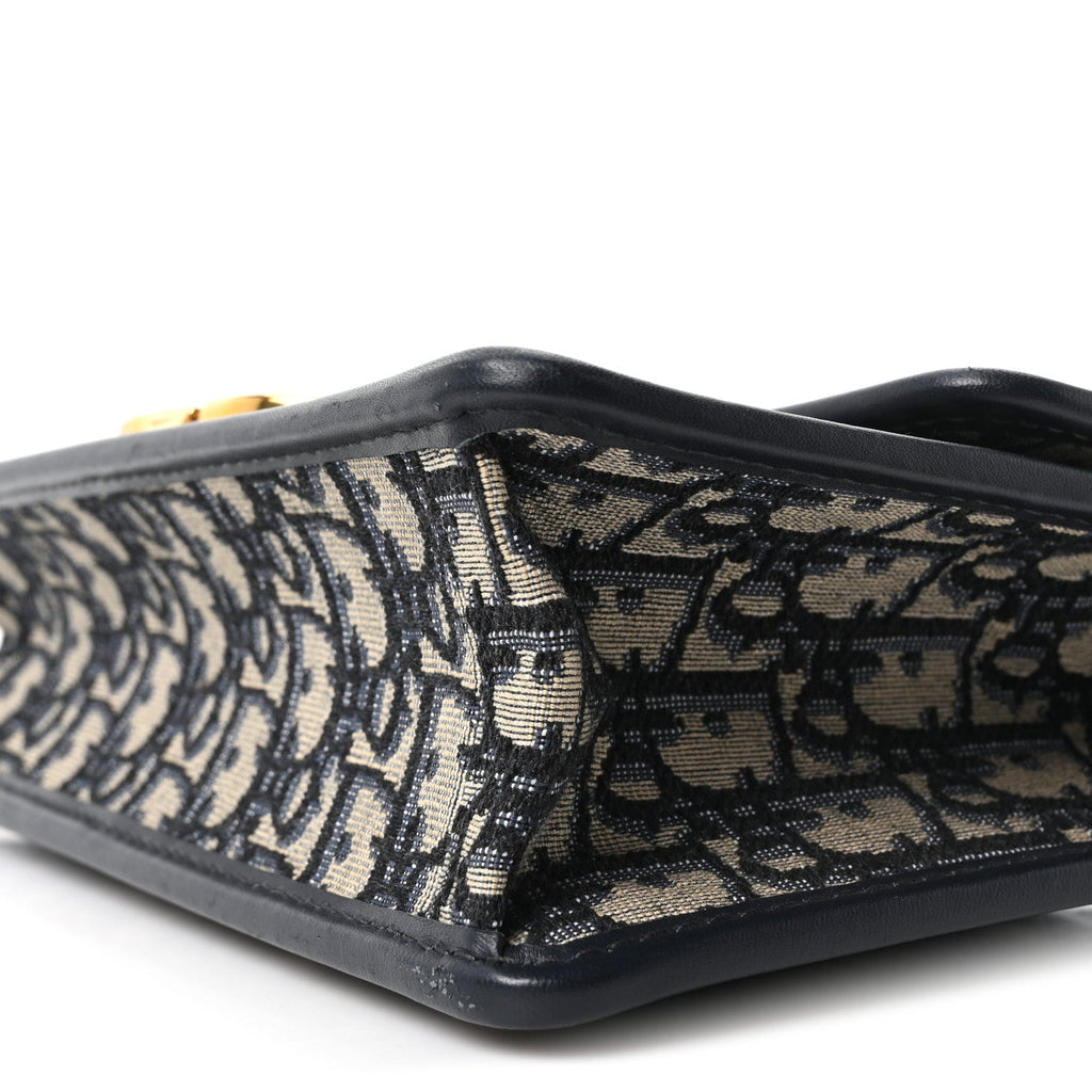 Oblique 30 Montaigne Flap Bag Blue wholesalehk.shop