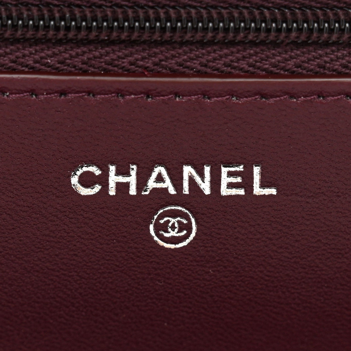 Lambskin Quilted Enamel CC Wallet On Chain WOC Burgundy wholesalehk.shop