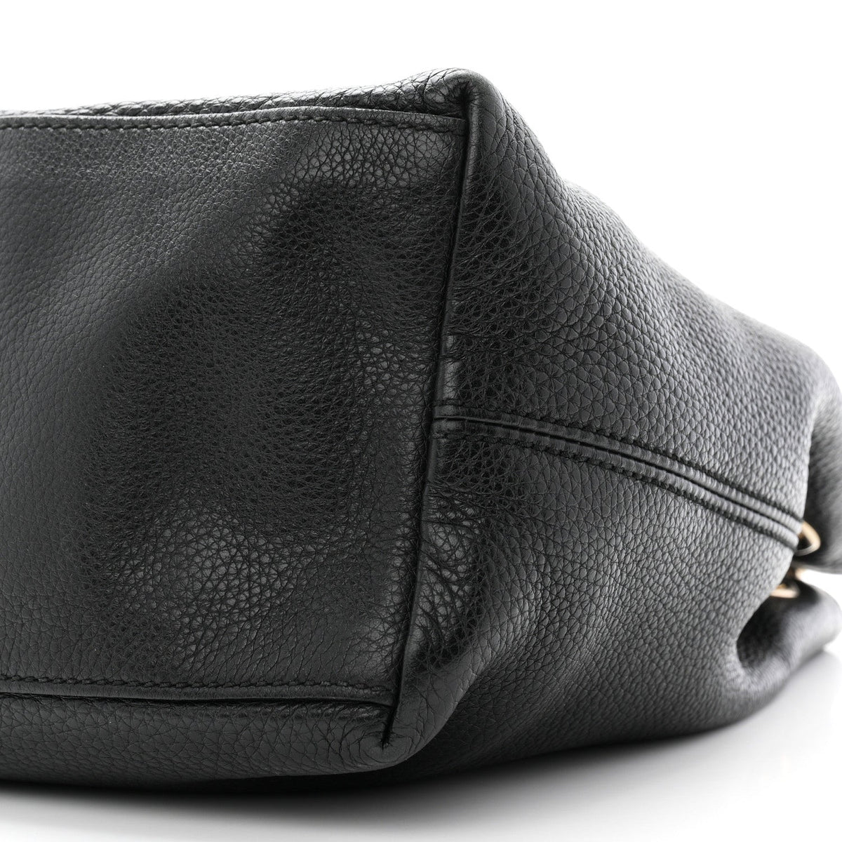 Pebbled Calfskin Medium Soho Chain Shoulder Bag Black wholesalehk.shop