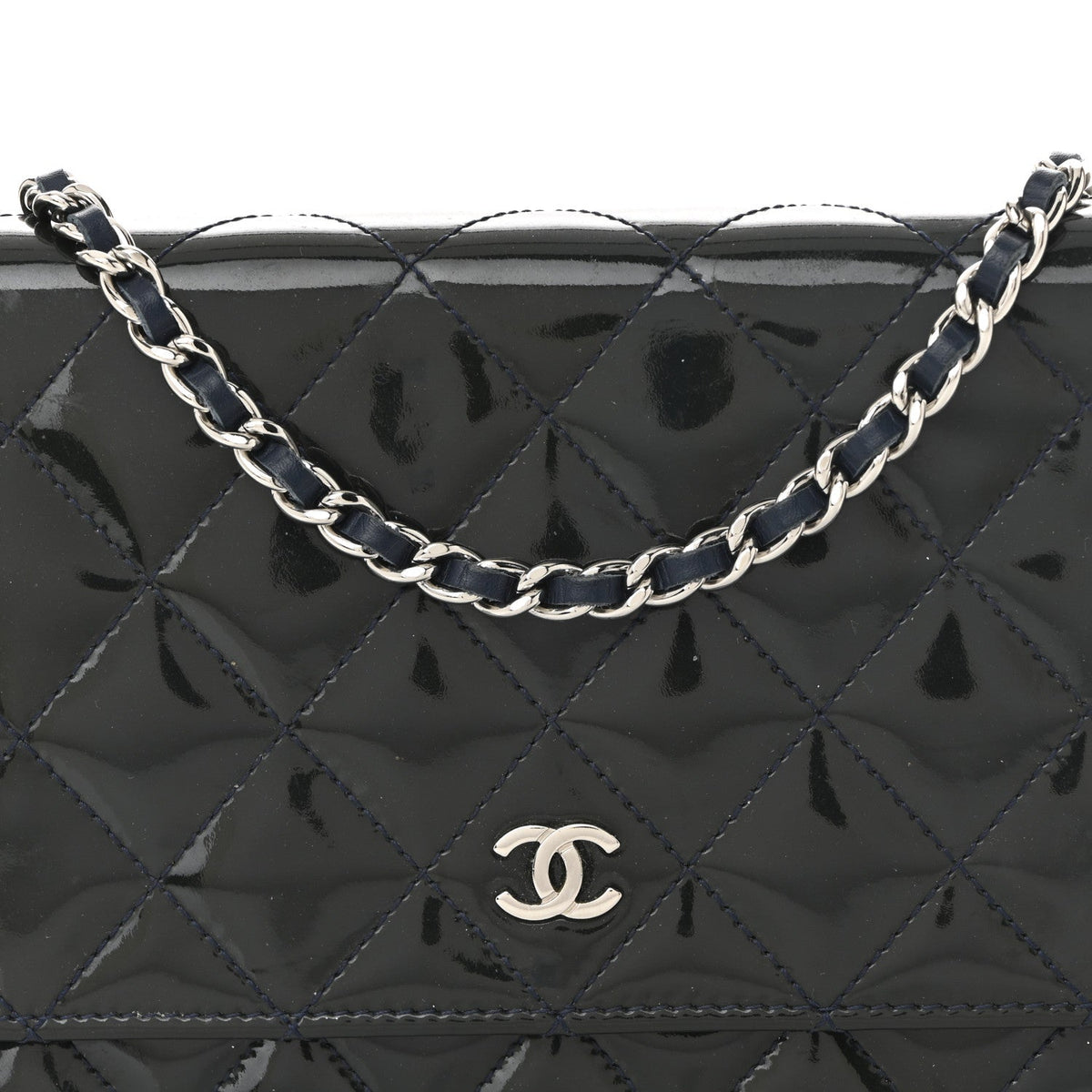 Patent Quilted Wallet On Chain WOC Navy Blue wholesalehk.shop