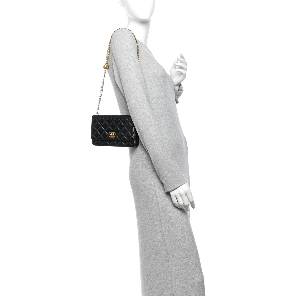 Lambskin Quilted Sweetheart Wallet On Chain WOC Black wholesalehk.shop