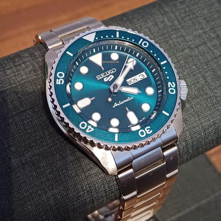 Seiko 5 Sports Automatic Green Dial Silver Steel Strap Watch For Men - SRPD61K1 wholesalehk.shop