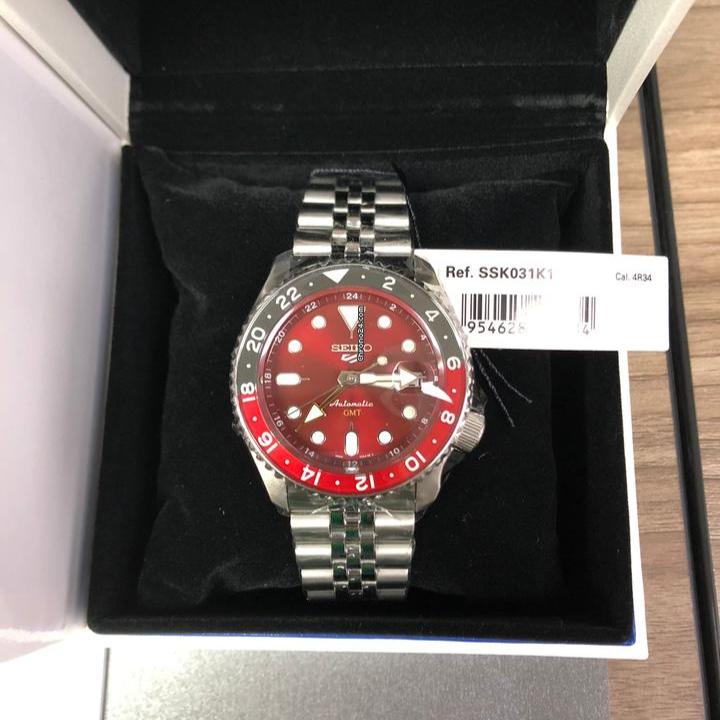 Seiko 5 Sports Thong Sia Limited Edition Red Dial Silver Steel Strap Watch For Men - SSK031K1 wholesalehk.shop