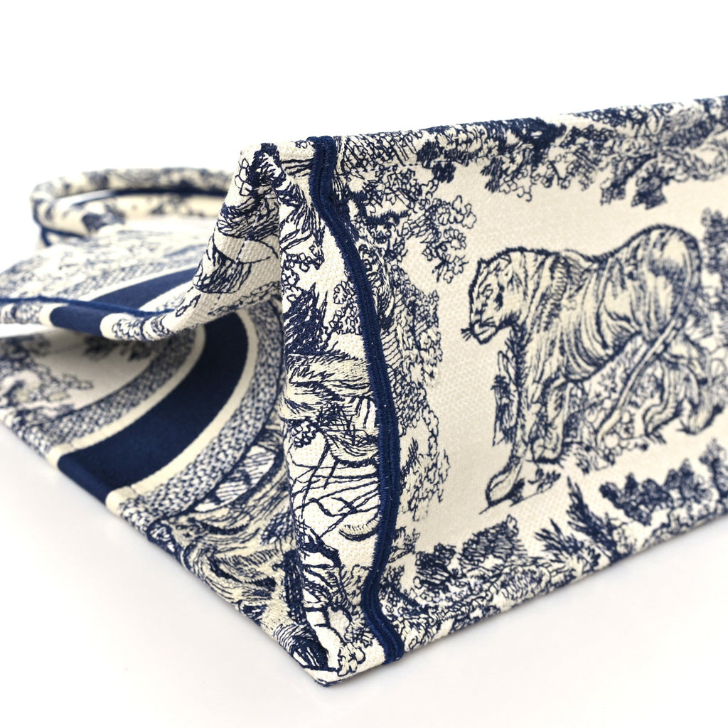 Canvas Embroidered Medium Dioriviera Toile De Jouy Book Tote Blue £¨ Direct shipment via from wholesalehk.shop