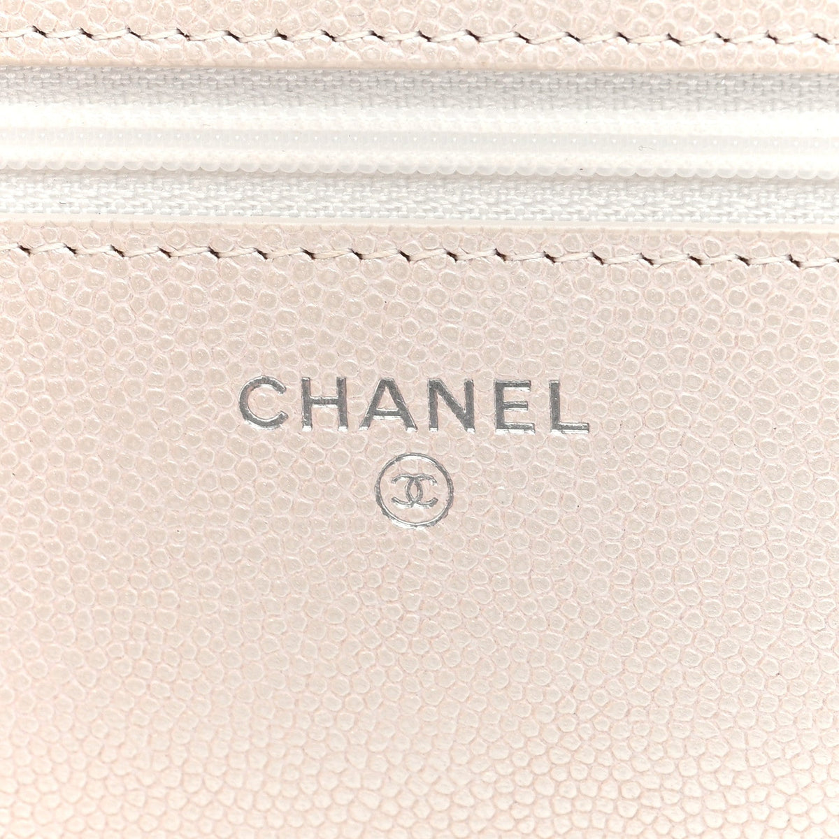 Iridescent Caviar Quilted Golden Class Wallet On Chain WOC White wholesalehk.shop