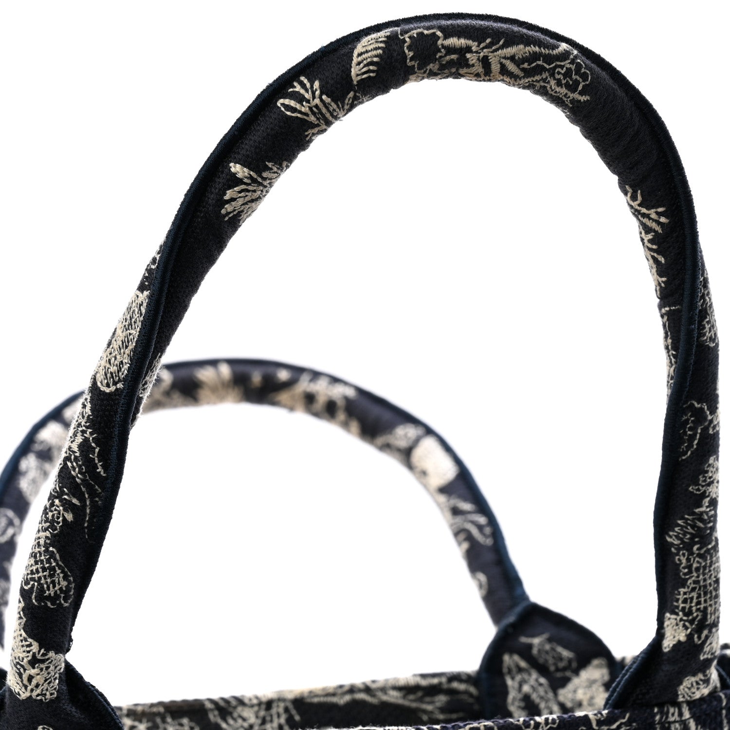 Canvas Embroidered Medium Toile De Jouy Reverse Book Tote Blue £¨ Direct shipment via from wholesalehk.shop