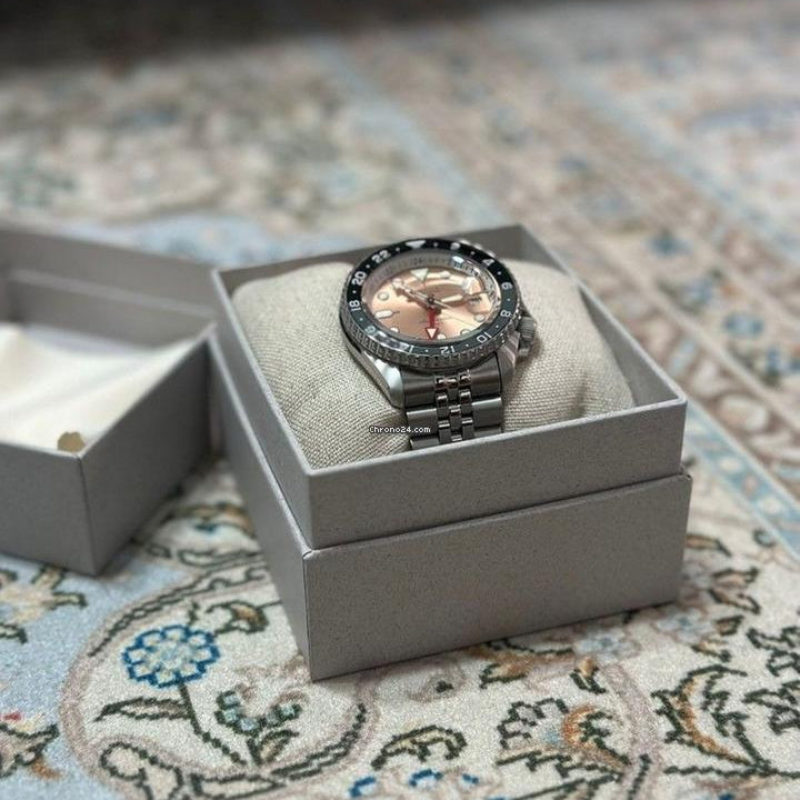Seiko 5 Sports GMT Thong Sia Limited Edition Brown Dial Silver Steel Strap Watch for Men - SSK043K1 wholesalehk.shop
