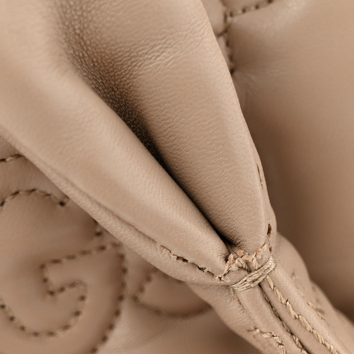 Calfskin GG Matelasse Large Tote  Beige wholesalehk.shop