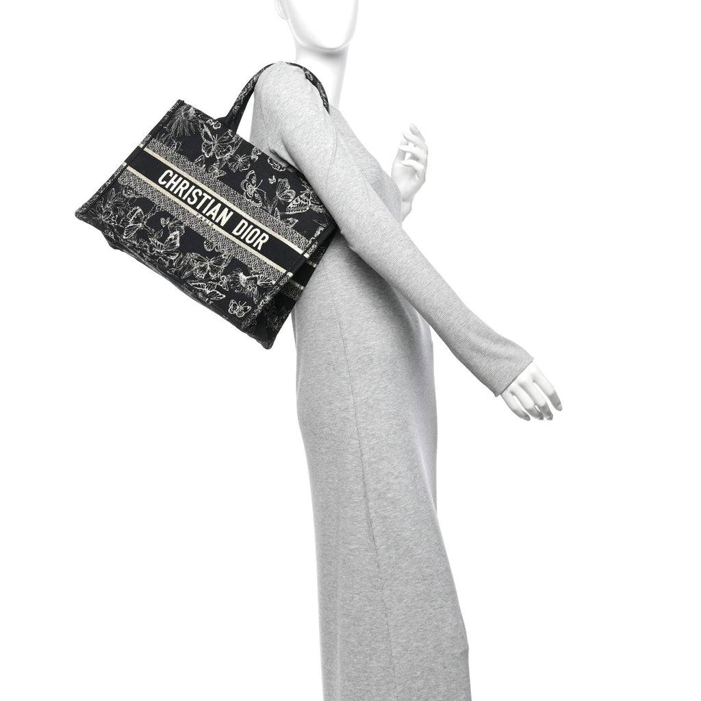 Canvas Embroidered Medium New York Butterfly Book Tote Black £¨ Direct shipment via from wholesalehk.shop