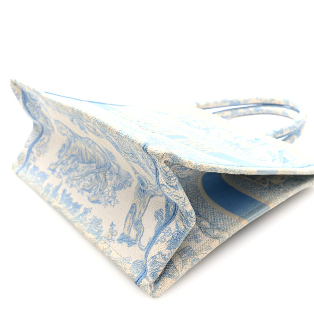 Canvas Embroidered Medium Dioriviera Toile De Jouy Book Tote Light Blue £¨ Direct shipment via from wholesalehk.shop