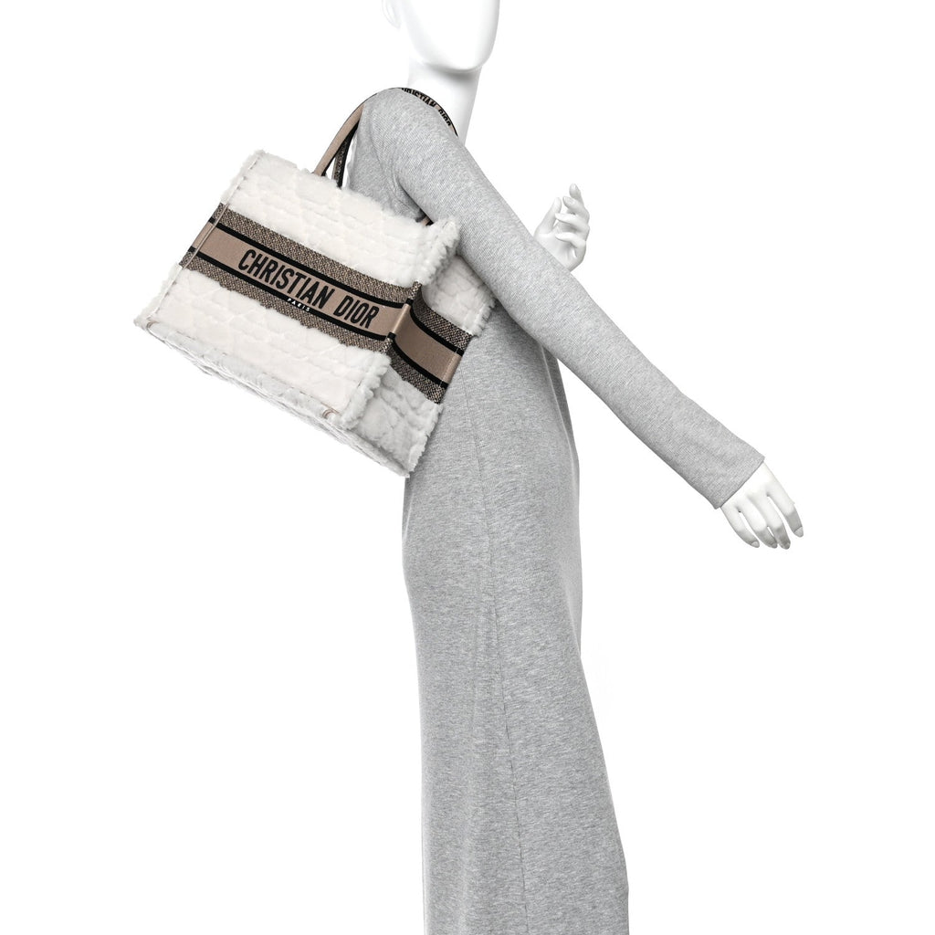 Shearling Cannage Medium Book Tote Ecru Black £¨ Direct shipment via from wholesalehk.shop